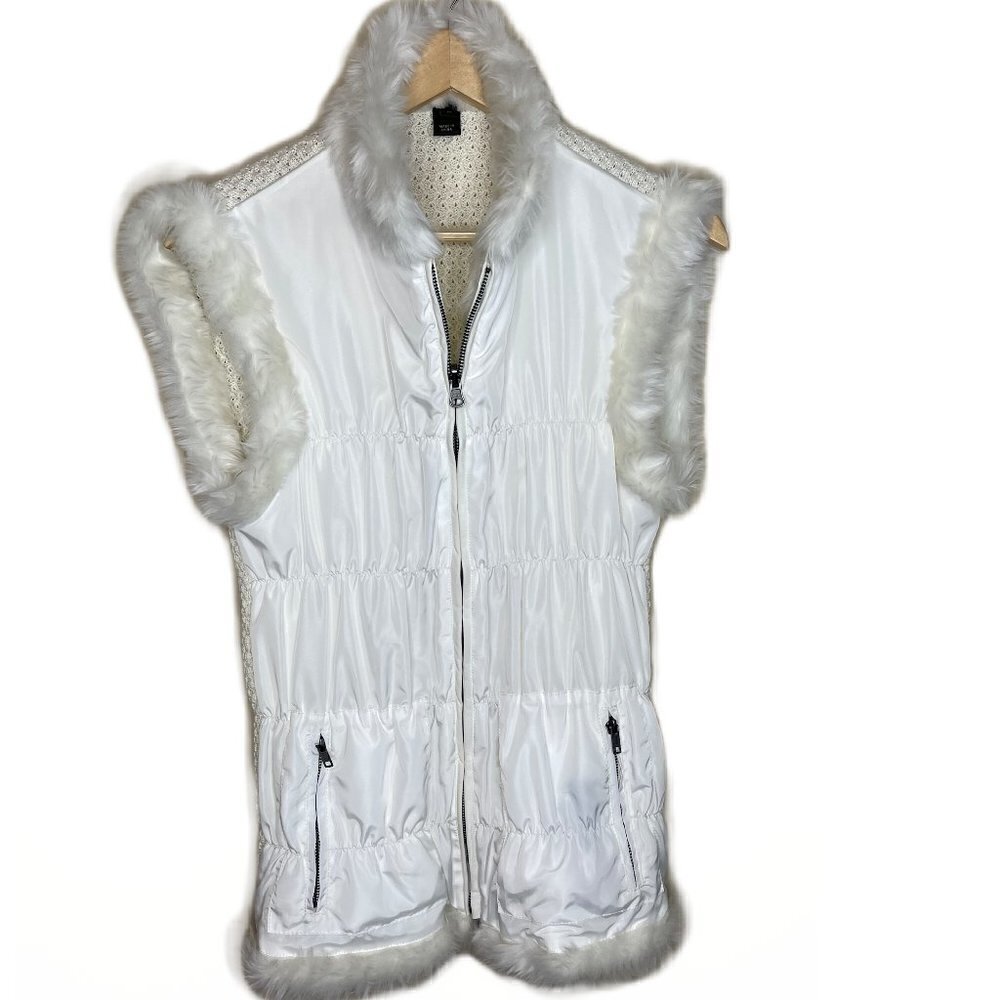 𝅺white crochet faux fur zip up pocket vest